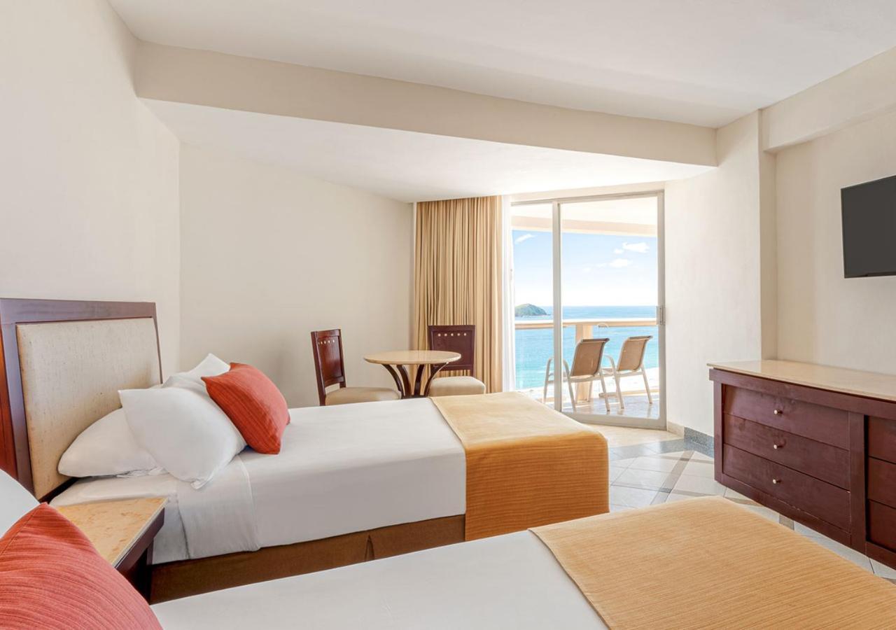 Park Royal Beach Ixtapa Exterior foto